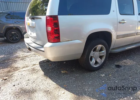 2013 Chevrolet Suburban 1500 Lt from USA, damaged, VIN 1GNSKJE7XDR103661
